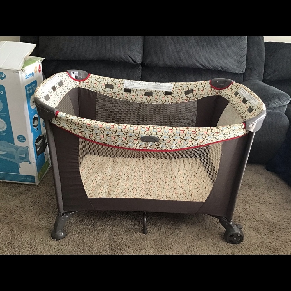 Safety 1st Travel Ease Play Yard